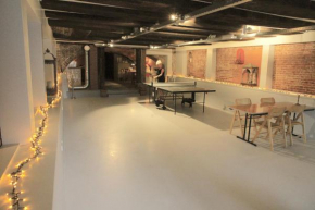 Top-notch apartment along canal in historic centre